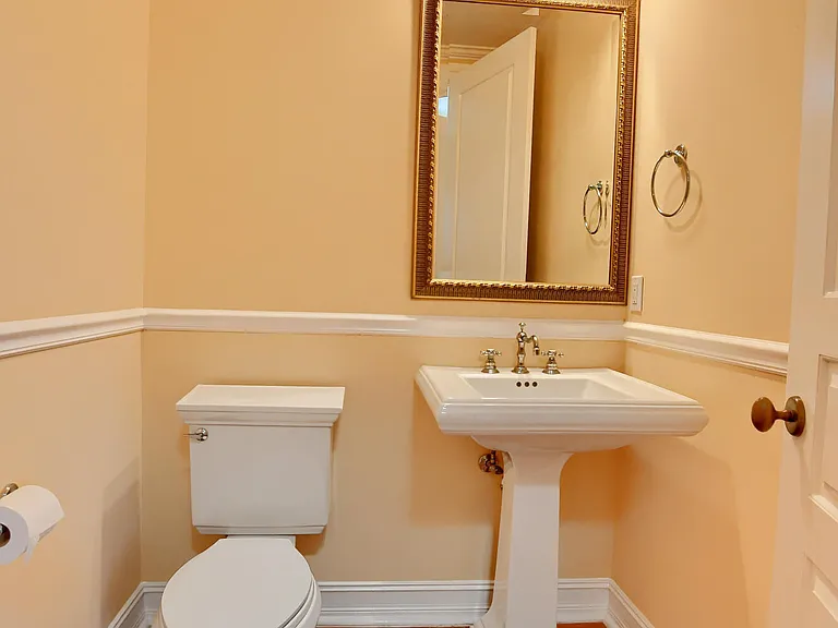 503 N Mallory Cir — Photo 14