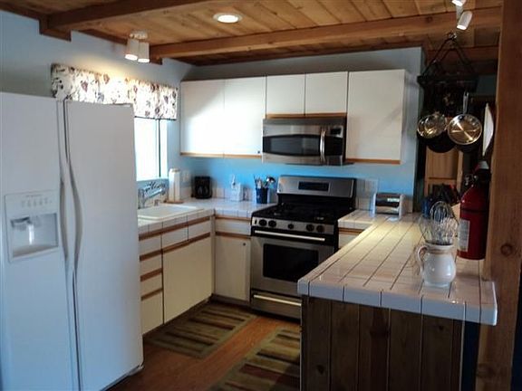 4th image of 575 Villa Grove Ave