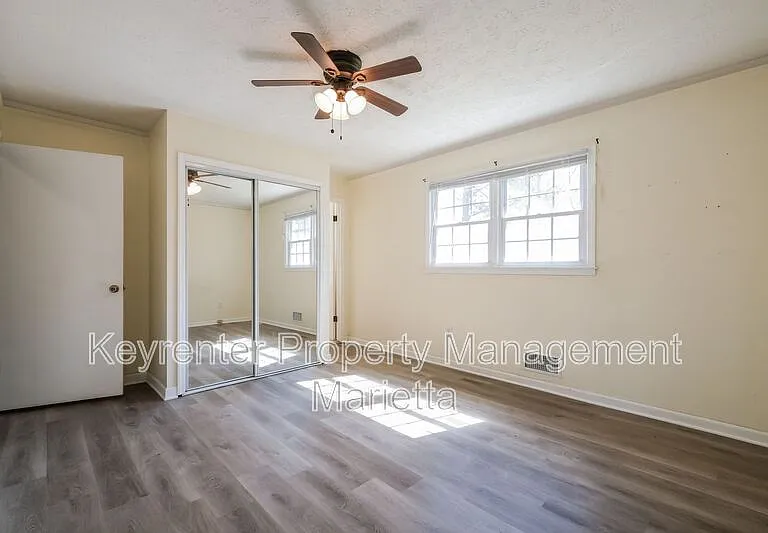 480 Debra Dr — Photo 14