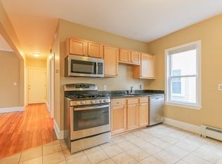 28 Melbourne St, Dorchester, MA 02124