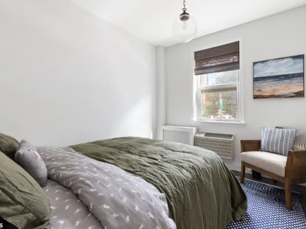 368 West 23rd Street image 4 of 7