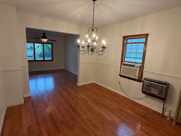917 Taylor Ave — Photo 5