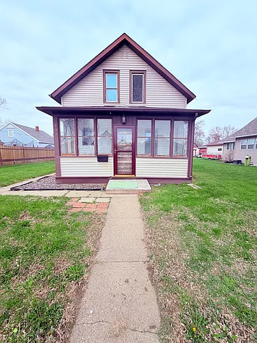 209 N State St Photo 1