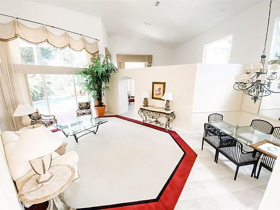 5th image of 324 Sunset Bay Ln