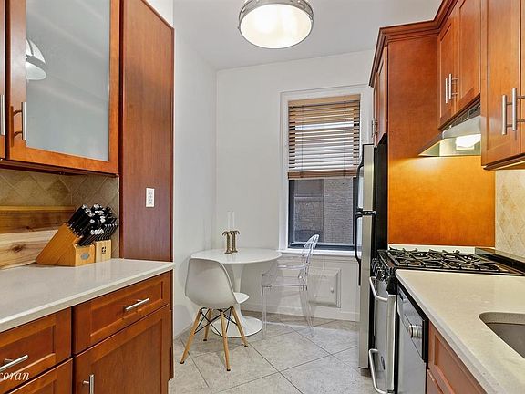 3rd image of 55 E 86th St #3-D
