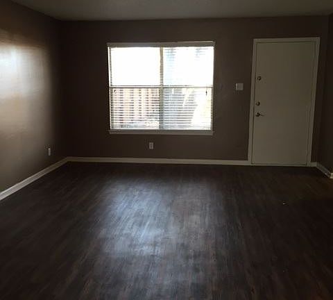 2nd image of 124 Bentwood Dr