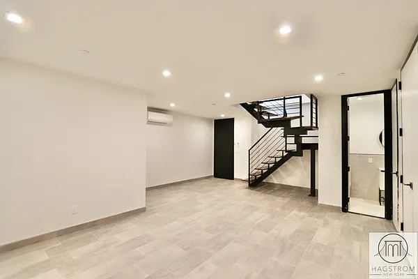 Rented by Hagstrom Management Inc | media 29