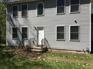 5049 Melrose Dr, Tobyhanna, PA