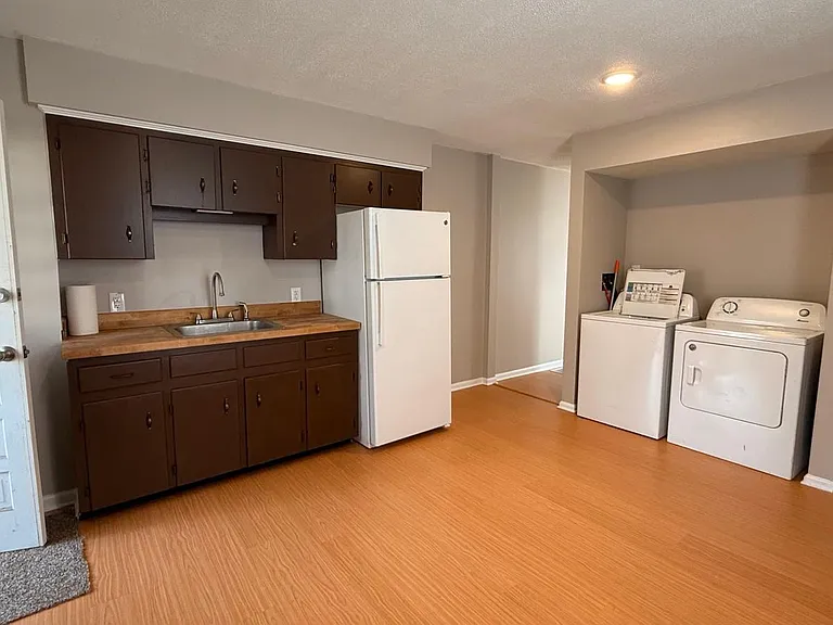 336 Jefferson St — Photo 6
