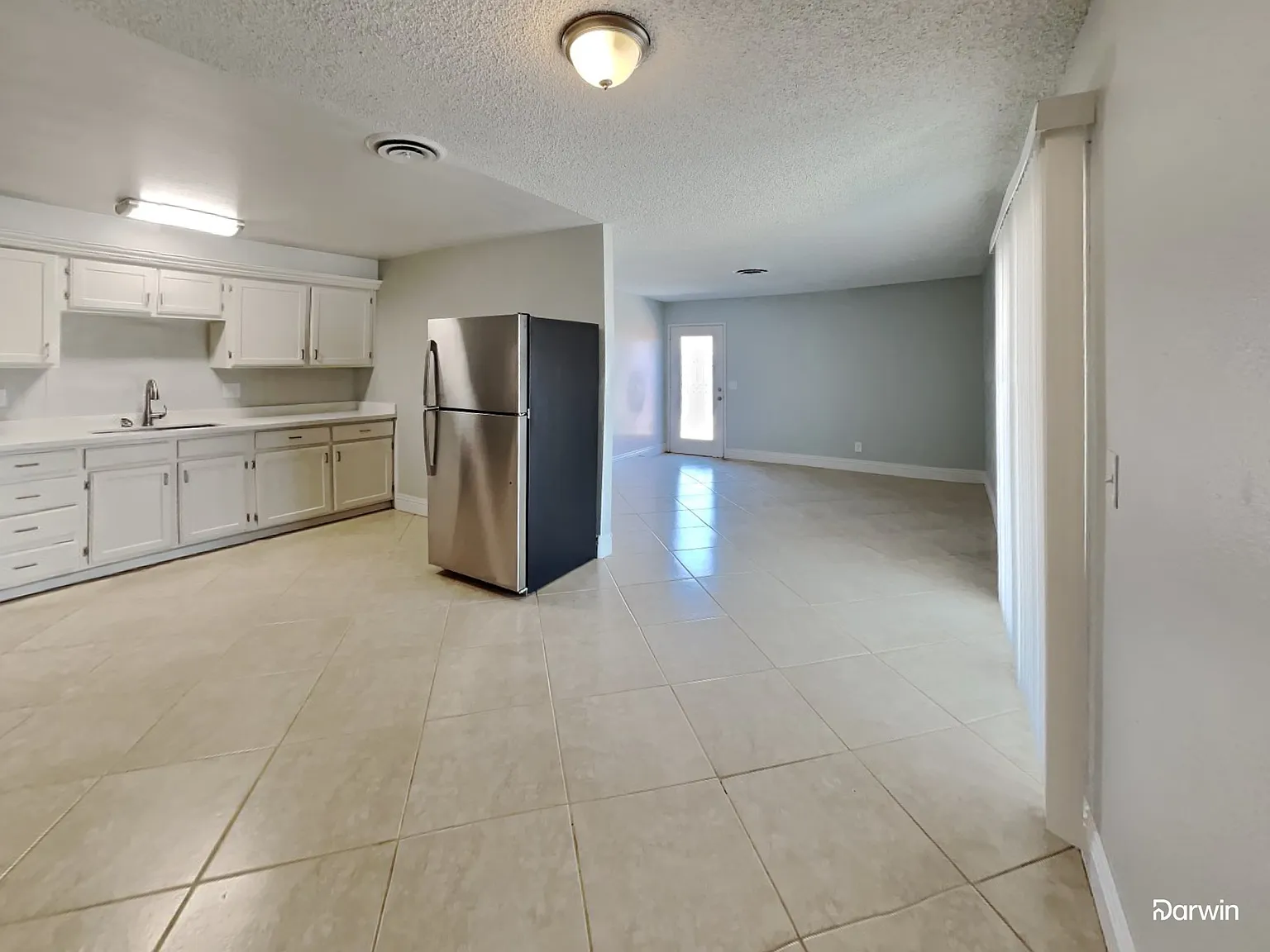 3 bed, 1.5 bath, 975 sqft, $1,835 — Photo 2