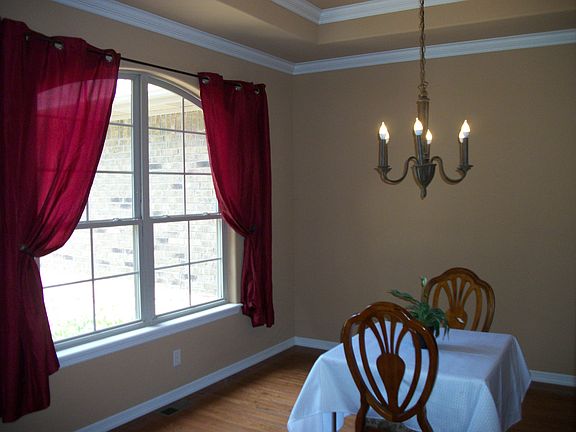 4th image of 3 Hume Cir