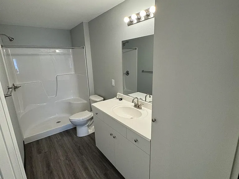 7758 Adrina Dr — Photo 24