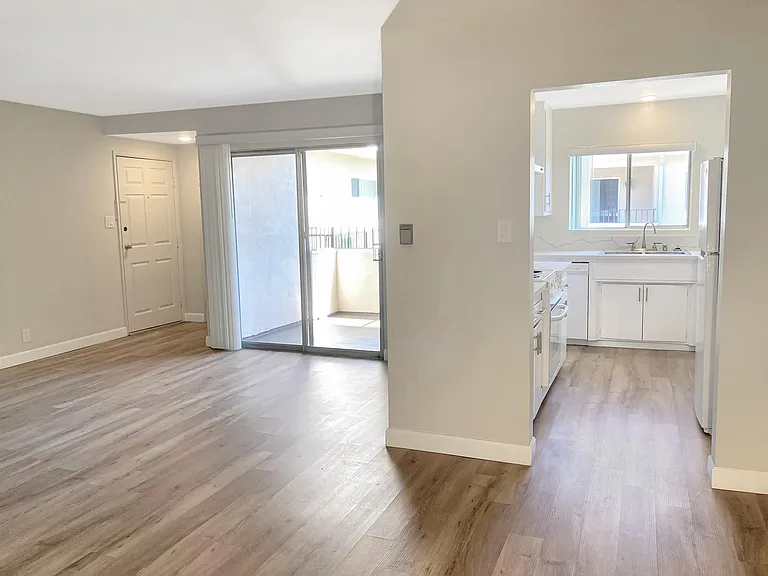 623 North Monterey Street — Photo 15