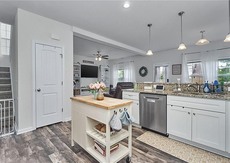 1st image of 2734 Beachmont Ave