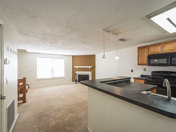 5th image of 5 Nicolson Cir #J3