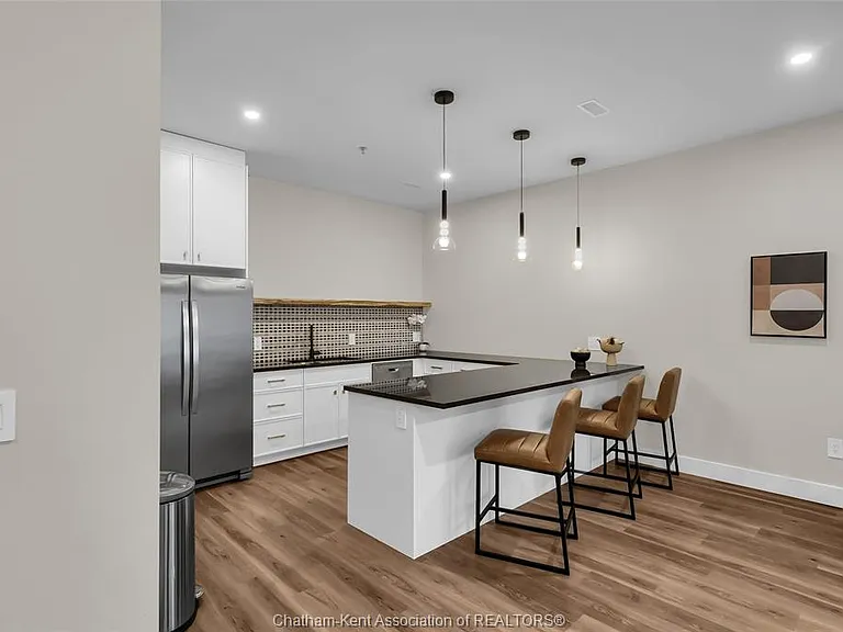 12 Mill St W #412 — Photo 38