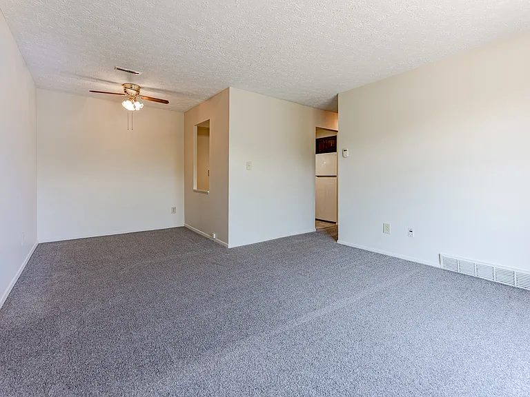 18001 Lakeshore Blvd #101 — Photo 4