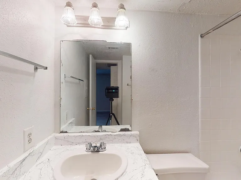 Addison Apartments at the Park — Photo 40