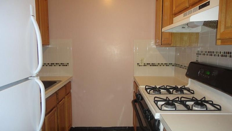 1st image of 691 E 91st St