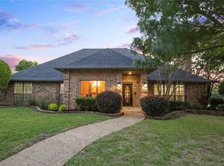 2400 Glen Morris Rd, Carrollton, TX 75007