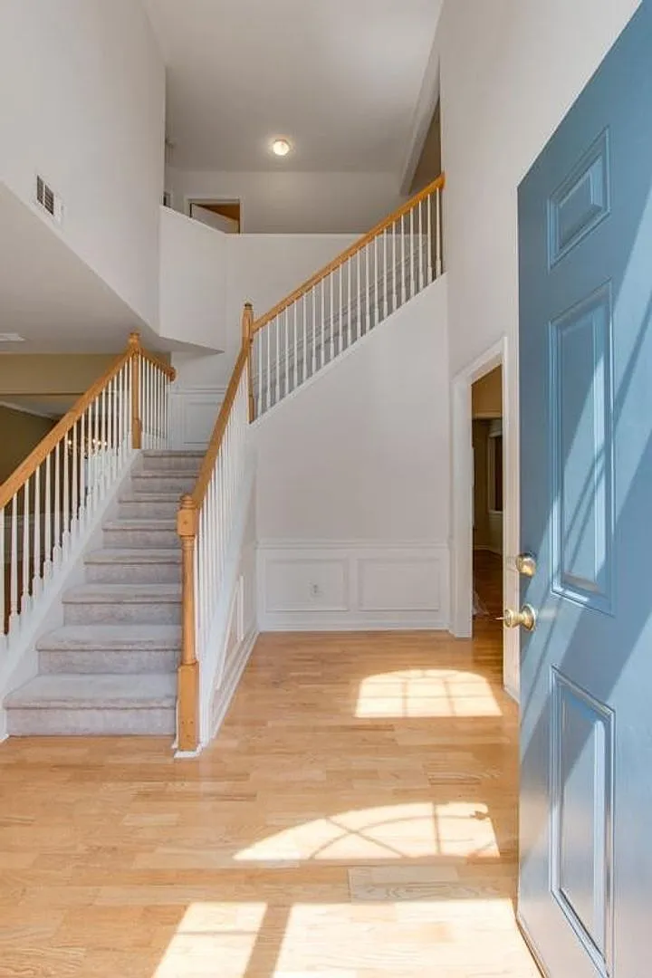 4Bed/2.5Bath in Brentwood, Lawn Care Included! — Photo 4