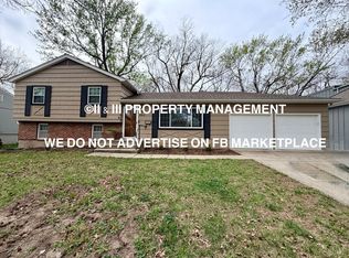 9602 Hayes Dr, Overland Park, KS 66212