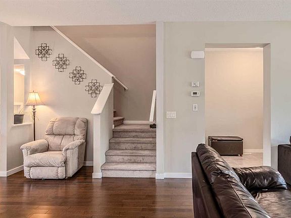 4th image of 334 W Chaparral Valley Dr SE