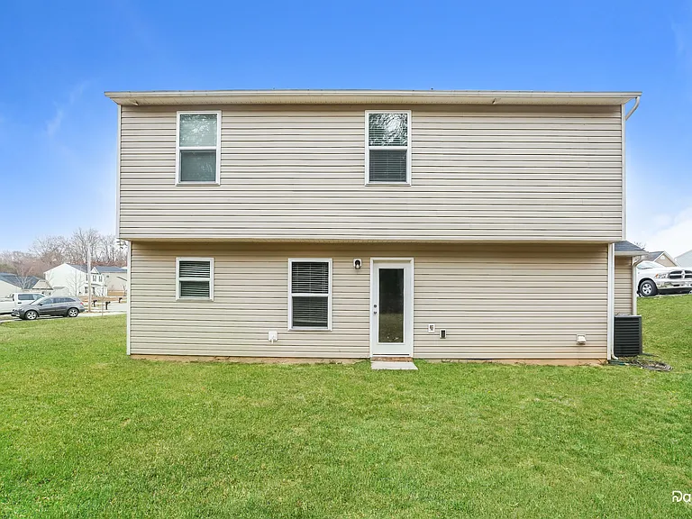232 Valerie Dr — Photo 15