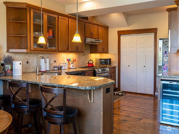 5th image of 1051 N Baker Avenue #A105