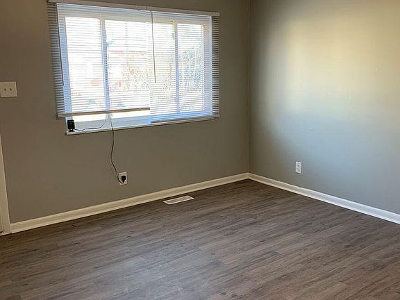 2nd image of 522 N Traub Ave