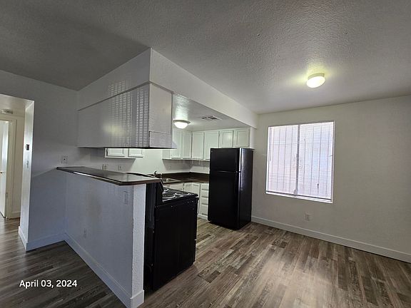3rd image of 4765 Thunderbolt Ave #1