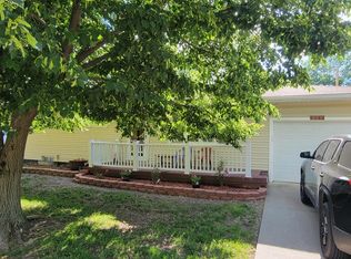 2086 Norton St, Salina, KS 67401