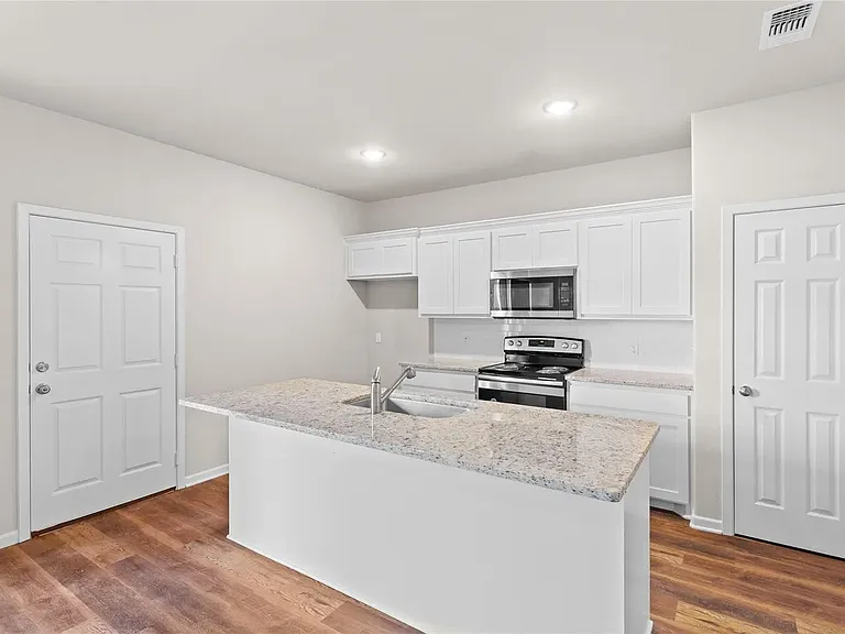 2728-2724 Ginger Ct — Photo 8