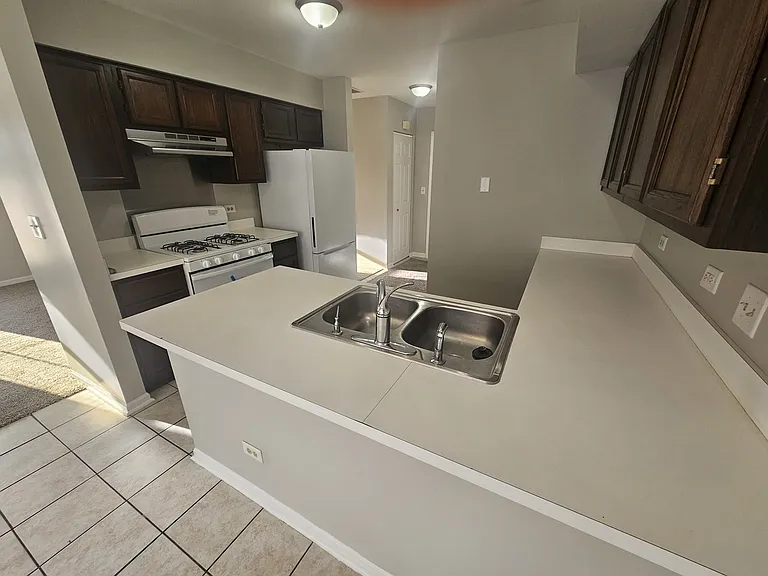 10 King Dr — Photo 11