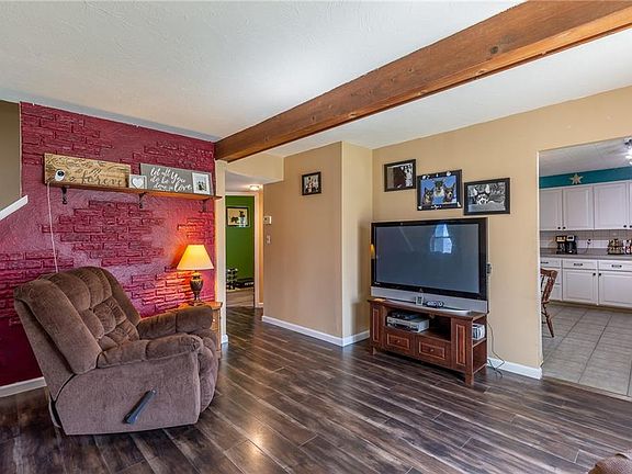 5th image of 30081 Phillips Ave