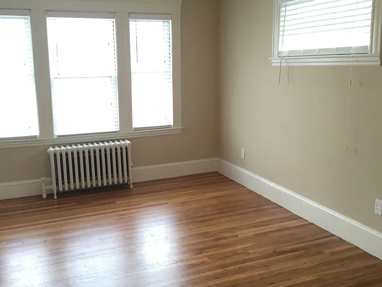 130 Chapman St — Photo 8