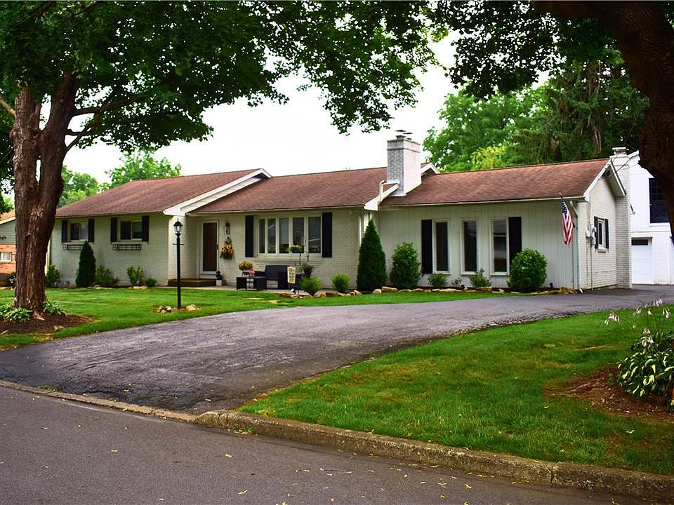 1st image of 18 Beaver Ln