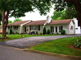 18 Beaver Ln, Easton, PA 18045