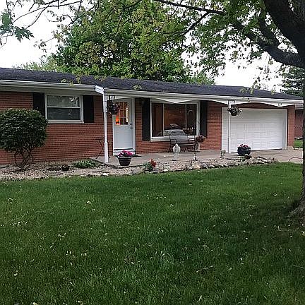 2nd image of 225 Glenwood Dr