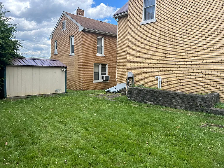 220 Locust Ave — Photo 19