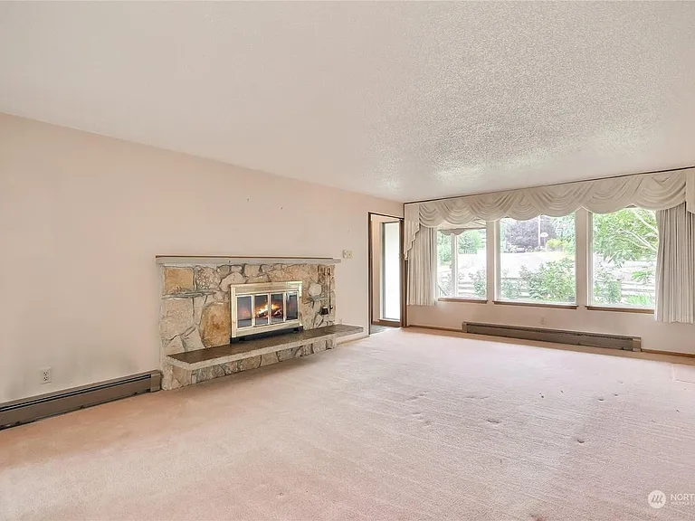 3527 Shattuck Ave S — Photo 17