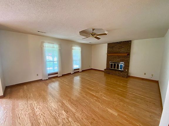 5th image of 1228 Countrywood Cir