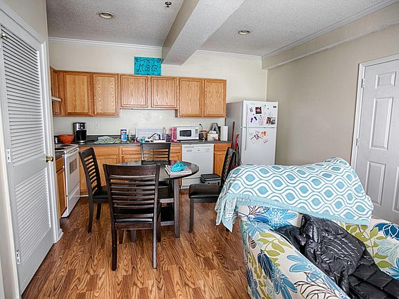 2nd image of 1310 8th St Unit 21