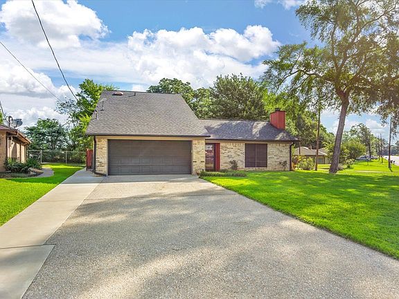 4th image of 302 Cindi Ct