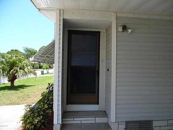 5th image of 577 Dolphin Cir