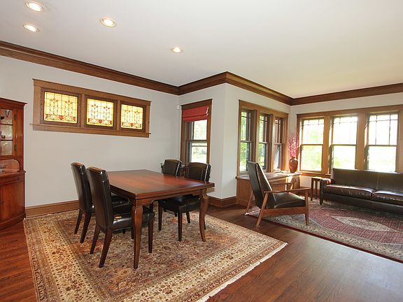 3rd image of 929 Fair Oaks Ave