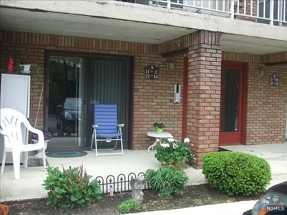 2nd image of 221 Ringwood Ave #A014