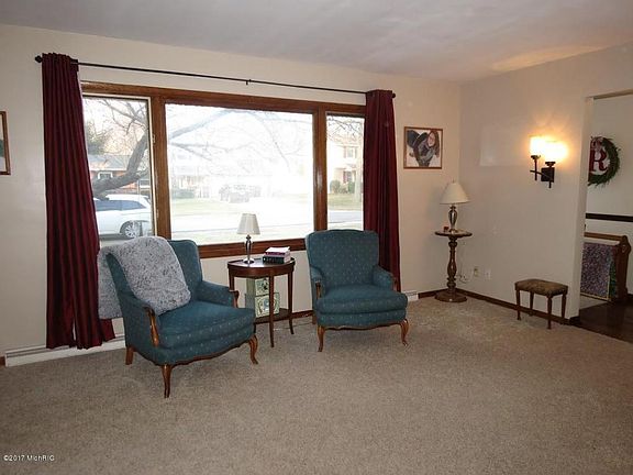 3rd image of 841 Winslow Ct
