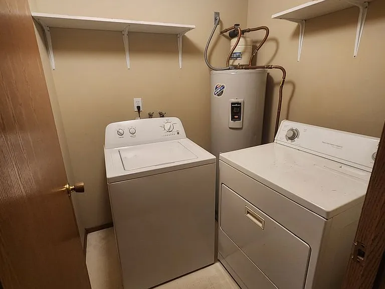 Heather Ridge, 2 Bedrooms, 1 Bathroom Apartments for Rent! — Photo 35