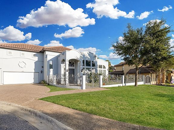 5th image of 309 Lake Kariba Ct